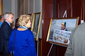 Image for article Alemanha: visitantes sentem o poder da fé na exposição de arte na Câmara Municipal de Wuppertal 