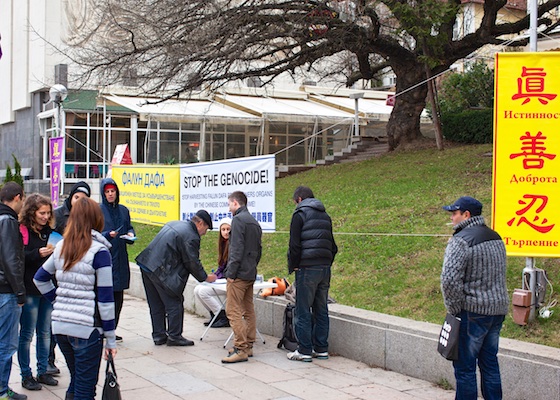 Image for article Bulgaria: cidadãos de seis cidades condenam extração de órgãos de pessoas vivas na China (fotos) 