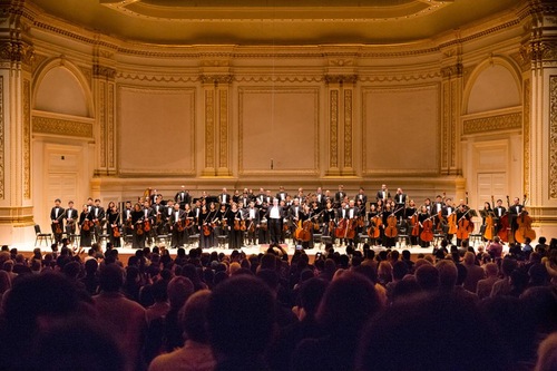 Image for article Orquestra Sinfônica Shen Yun toca “Perfeição” e “Poderosa Compaixão” no Carnegie Hall
