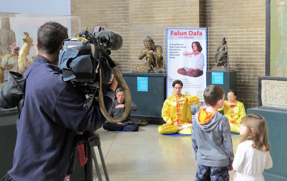 Image for article Falun Gong é apresentado na celebração do Ano Novo Chinês no museu de Penn