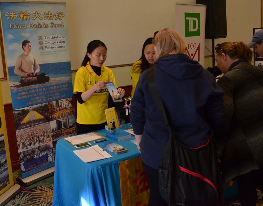 Image for article Ontário, Canadá: Falun Gong é calorosamente recebido em evento em York