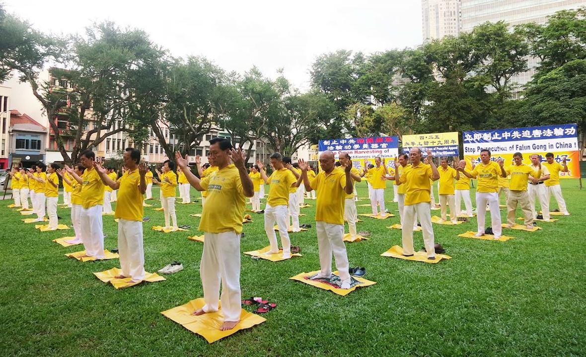 Image for article Singapura: praticantes do Falun Gong comemoram o protesto pacífico de 25 de abril