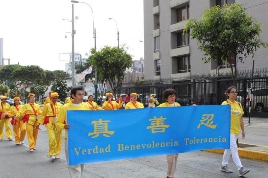 Image for article Apresentando o Falun Gong no Festival de Arte Peruana