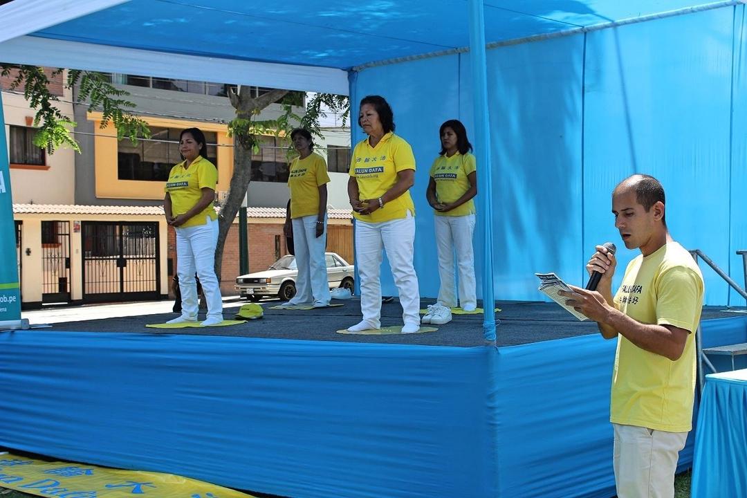 Image for article ​Peru: Grupo do Falun Gong é convidado a participar da Exposição Comunitária de Saúde