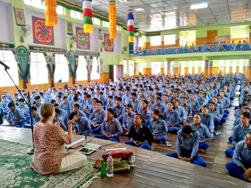 Image for article Escolas tibetanas na Índia dão as boas-vindas ao Falun Dafa
