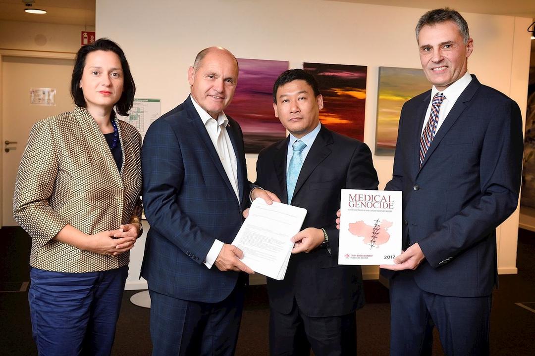 Image for article Conselho Nacional Austríaco aceita movimento que condena o tráfico ilegal de órgãos da China