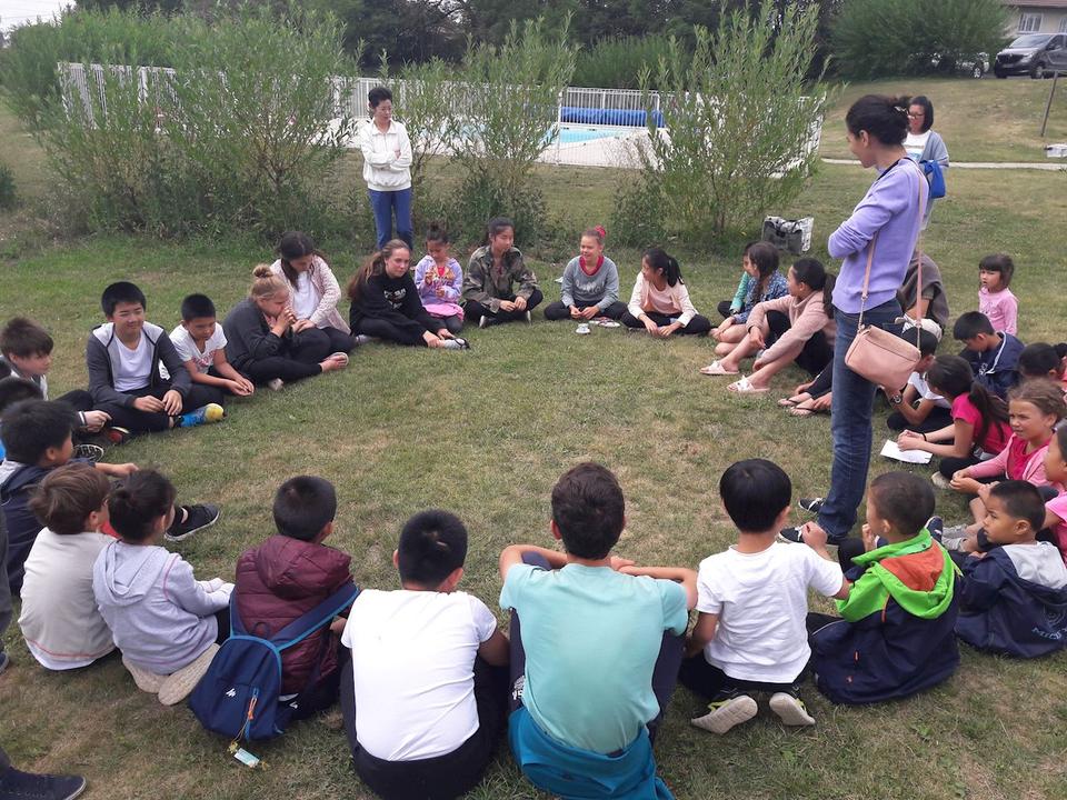 Image for article França: Jovens praticantes têm experiências inesquecíveis no acampamento de verão do Minghui em 2019