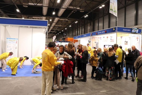 Image for article Madrid, Espanha: Falun Gong é apresentado na Feira de BioCultura