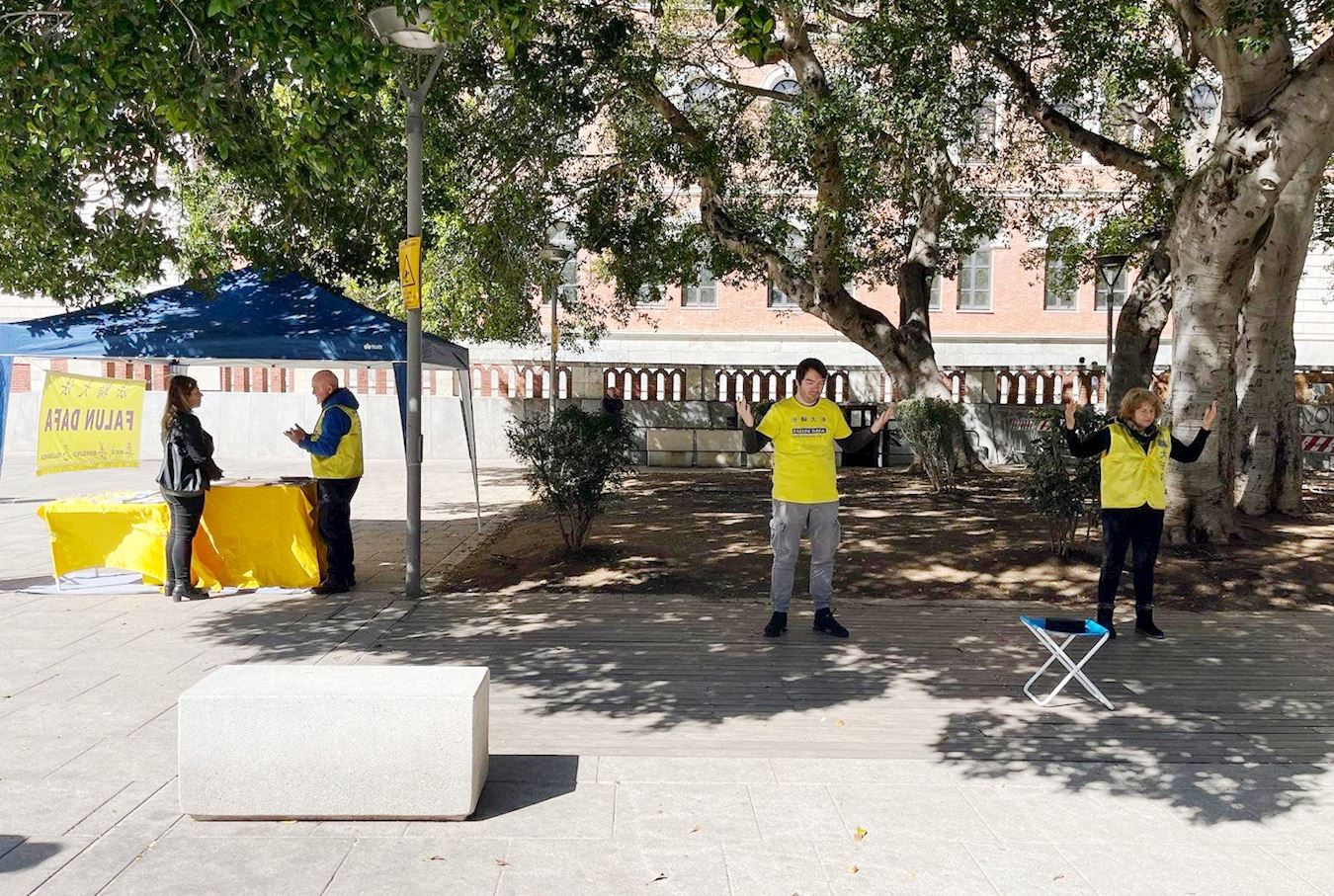 Image for article ​Itália: Apoio público ao Falun Dafa em Cagliari
