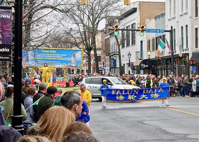Image for article ​Washington DC: Falun Dafa é bem recebido no desfile do dia de São Patrício