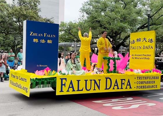 Image for article ​Houston, Texas, EUA: O Falun Dafa é bem recebido na Parada do Dia de São Patrício