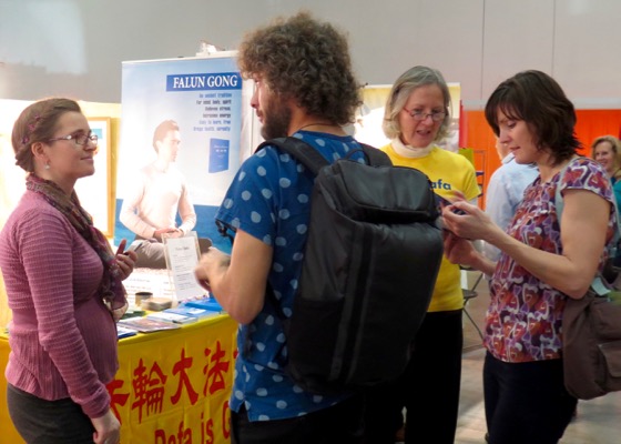 Image for article Noruega: o Falun Dafa é recebido calorosamente na Exposição de Saúde