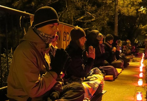 Image for article Eslováquia: vigília à luz de velas chama a atenção para a perseguição na China