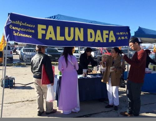 Image for article Apresentando o Falun Gong a uma comunidade vietnamita em Sacramento, Califórnia, EUA