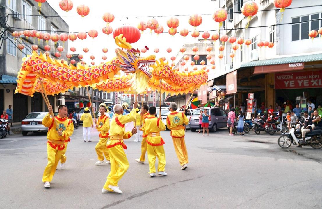 Image for article Malásia: praticantes do Falun Gong levam a cultura tradicional para desfiles do ano novo chinês