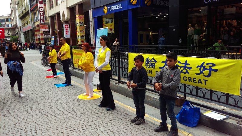Image for article Turquia: Aumentando a conscientização sobre a perseguição ao Falun Dafa na China