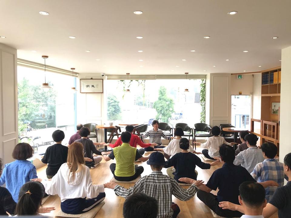 Image for article Seul, Coreia do Sul: Livraria Tianti realiza um seminário de nove dias sobre o Falun Dafa