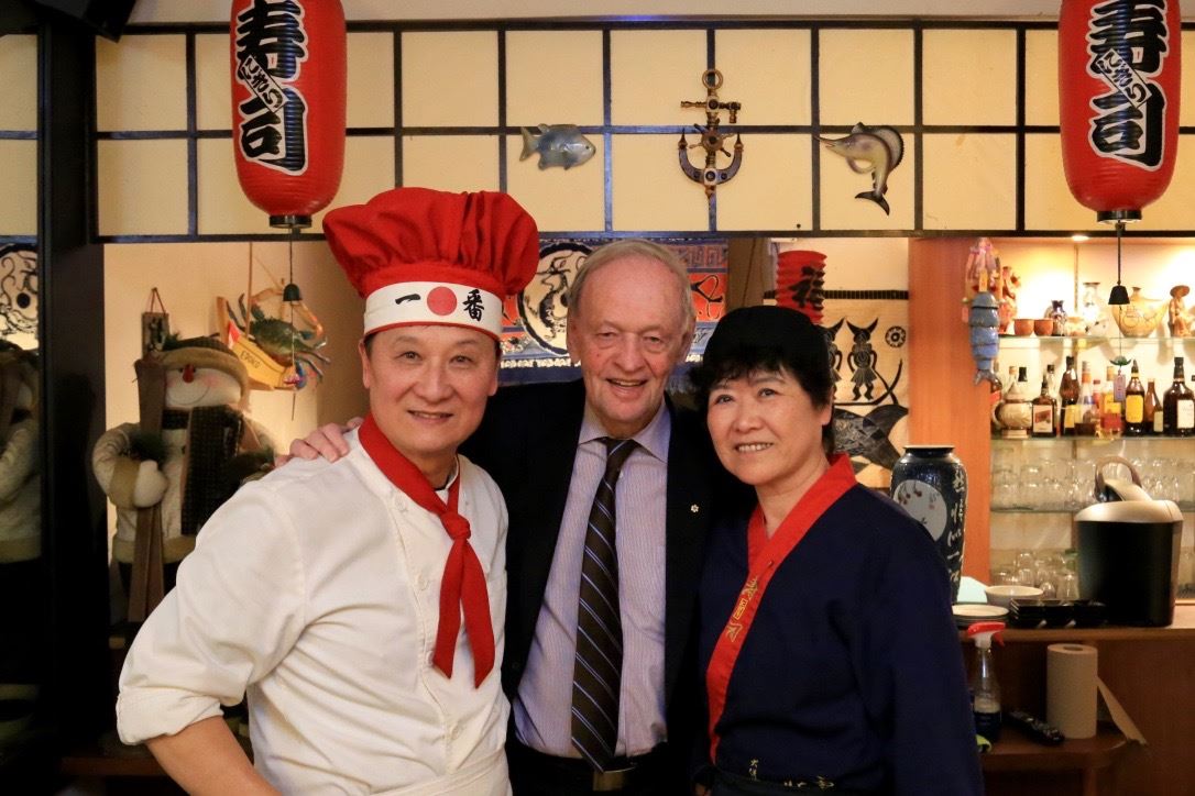 Image for article Experiências extraordinárias de um proprietário de restaurante japonês em sua prática do Falun Dafa