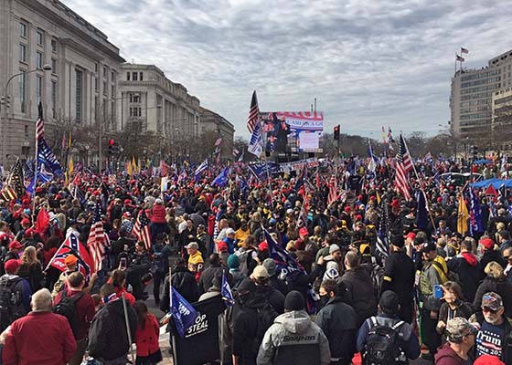 Image for article Washington DC: Centenas de milhares se reúnem para apoiar Trump e orar pela América