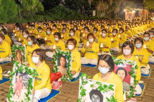 Image for article Kaohsiung, Taiwan: Autoridades condenam a brutalidade do PCC na vigília à luz de velas em homenagem aos praticantes do Falun Dafa
