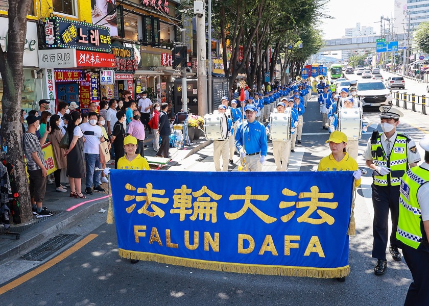 Image for article Seul, Coreia do Sul: Eventos em Chinatown celebram 400 milhões de renúncias ao PCC