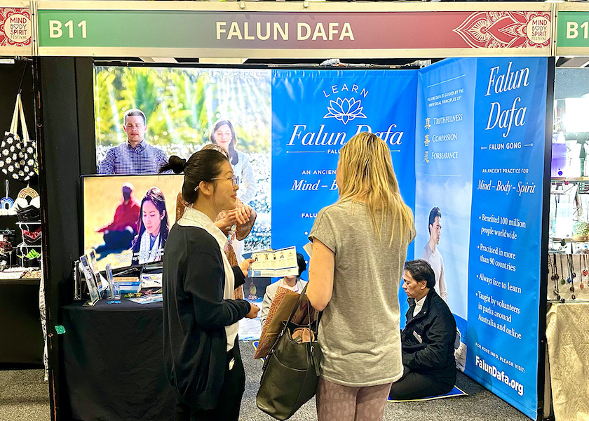 Image for article Sydney, Austrália: Pessoas aprendem sobre o Falun Dafa no Festival Mind Body Spirit