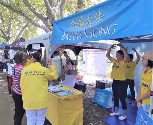 Image for article Perth, Austrália: “Uma energia maravilhosa”, o Falun Dafa é calorosamente recebido durante o Hyde Park Festival
