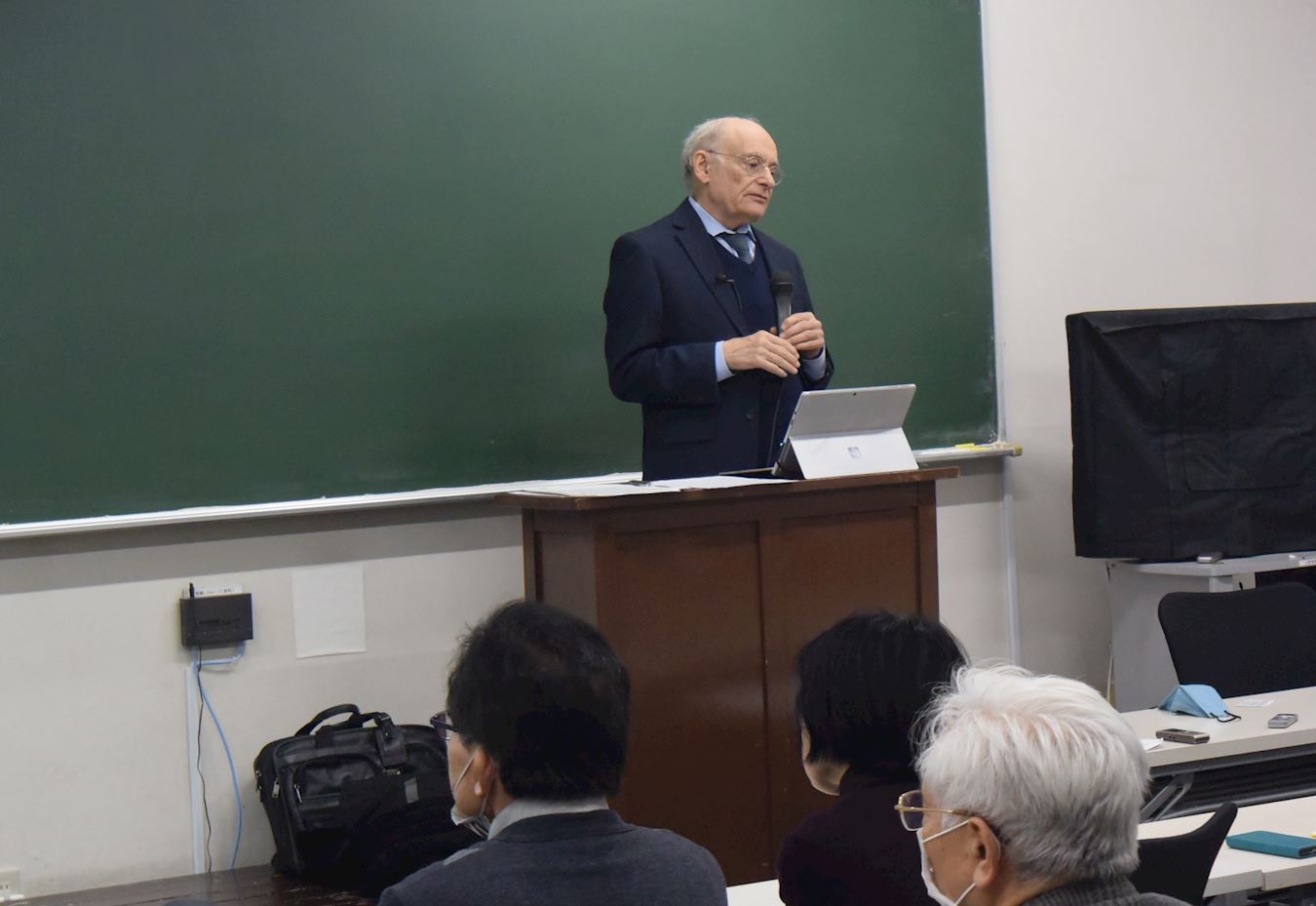 Image for article ​Japão: Profissionais médicos e empresariais participam de seminário sobre o fim do genocídio médico