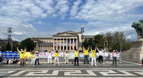 Image for article Budapeste, Hungria: Comemorando o Dia Mundial do Falun Dafa