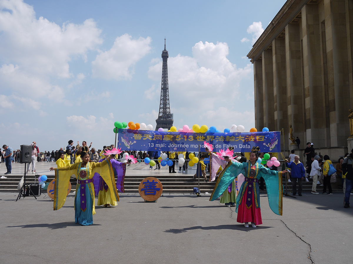 Image for article ​Paris, França: Praticantes franceses celebram o Dia Mundial do Falun Dafa