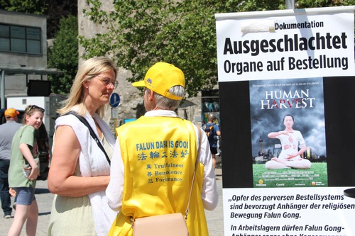 Image for article Áustria e Alemanha: Apresentando o Falun Dafa às margens do Lago de Constança