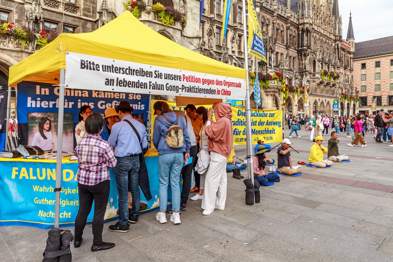 Image for article ​Munique, Alemanha: Apresentação do Falun Dafa durante a Oktoberfest