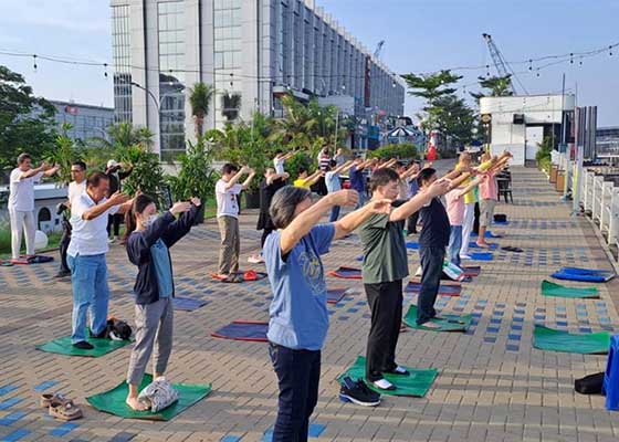 Image for article ​Indonésia: O Falun Dafa é bem recebido no bairro chinês de Jacarta