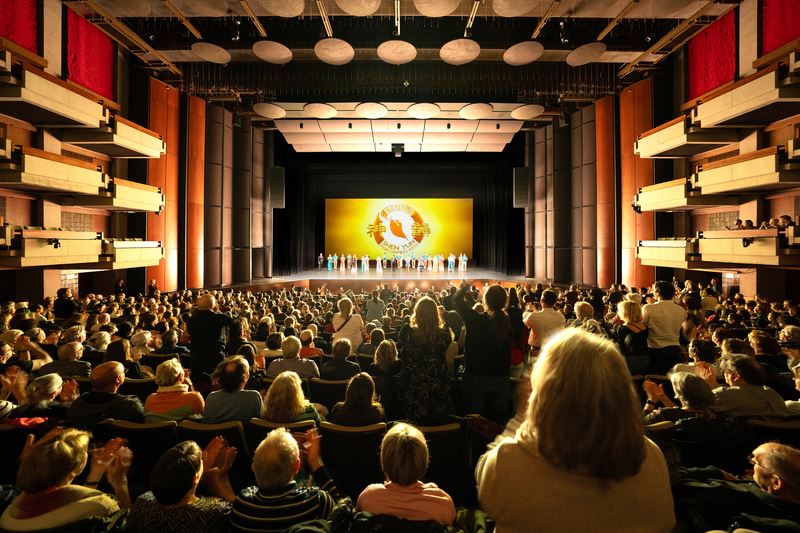 Image for article ​Shen Yun traz contos inspiradores para a Europa, as Américas e a Ásia: “Amor, alegria e paz”