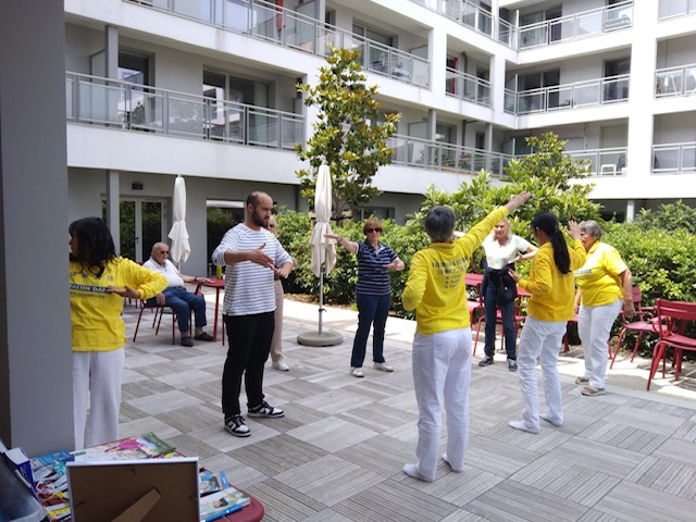 Image for article Falun Dafa é bem recebido numa casa de repouso no oeste da França