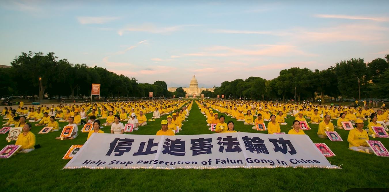 Image for article Washington DC: Vigília à luz de velas no National Mall lamenta os praticantes do Falun Gong que morreram durante a perseguição