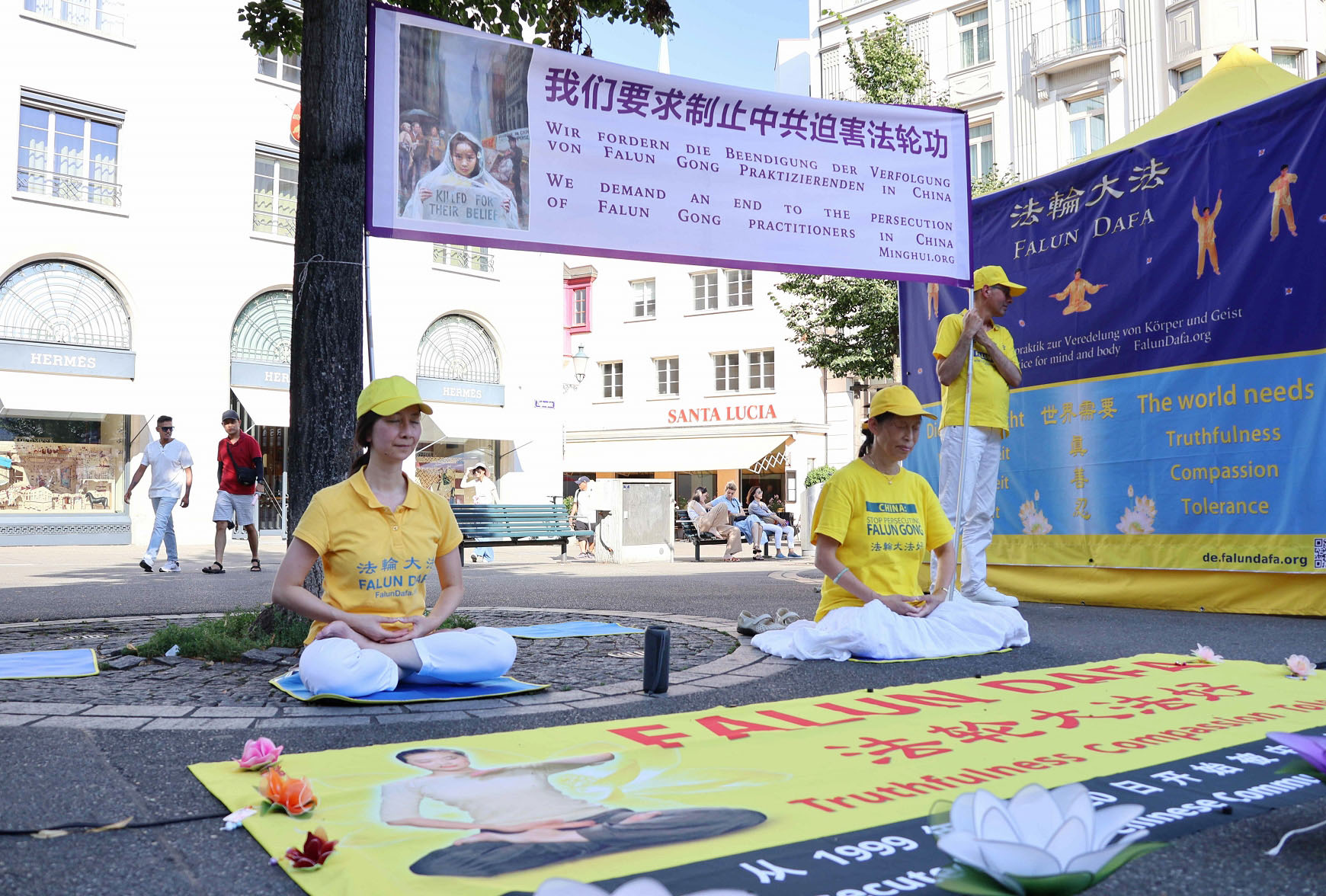 Image for article Suíça: As pessoas apoiam e admiram o Falun Dafa em 20 de julho