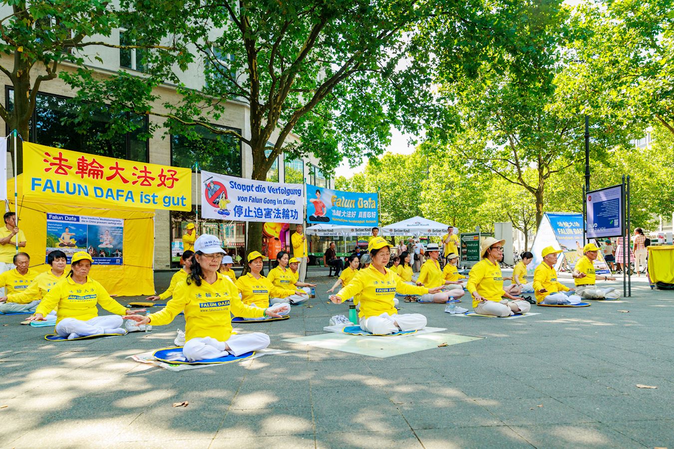 Image for article Berlim, Alemanha: Evento aumenta a conscientização sobre a perseguição ao Falun Gong