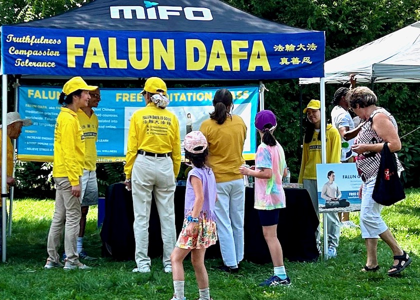 Image for article Ottawa, Canadá: Público se informa sobre o Falun Dafa em Festival Multicultural