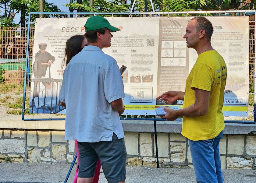 Image for article ​Romênia: Aumentando a conscientização sobre a perseguição ao Falun Dafa na China