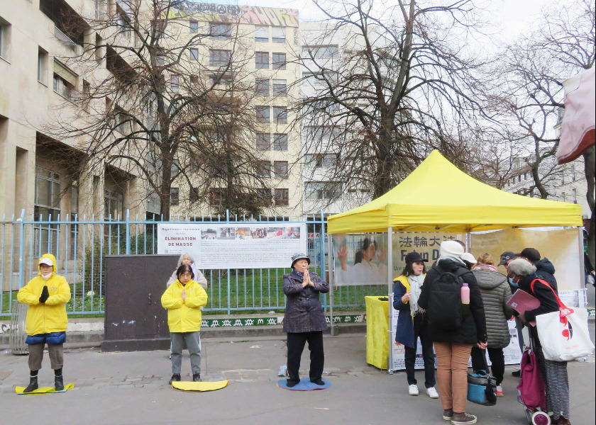 Image for article França: Parisienses expressam apoio ao Falun Dafa