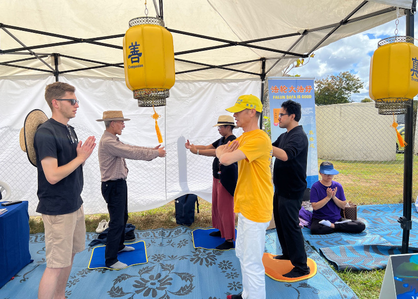 Image for article ​Nova Zelândia: Apresentando o Falun Dafa na Exposição Anual de Kumeu