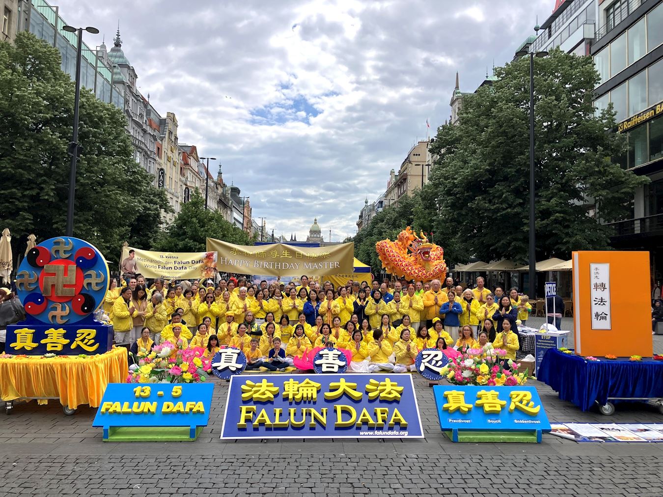 Image for article ​Praga, República Tcheca: Celebrando o Dia Mundial do Falun Dafa