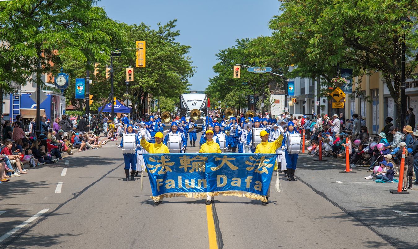 Image for article Toronto, Canadá: Moradores elogiam o Falun Dafa em desfiles