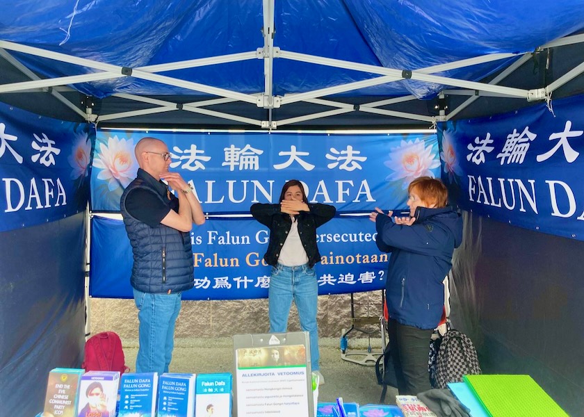 Image for article ​Os praticantes do Falun Dafa esclarecem a verdade na terceira maior cidade da Finlândia