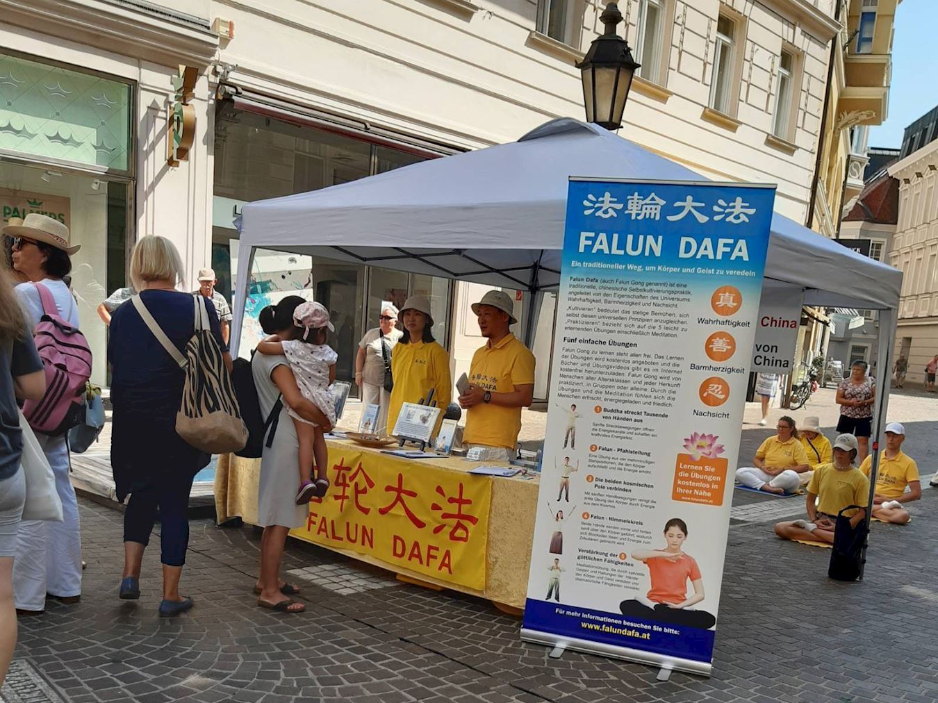 Image for article Áustria: Público condena perseguição em evento em Klagenfurt