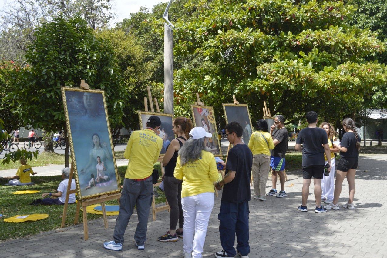 Image for article Colômbia: Atividades pedem o fim de décadas de perseguição ao Falun Dafa