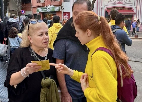 Image for article ​Argentina: Público apoia esforços de praticantes para protestar contra os 26 anos de perseguição na China