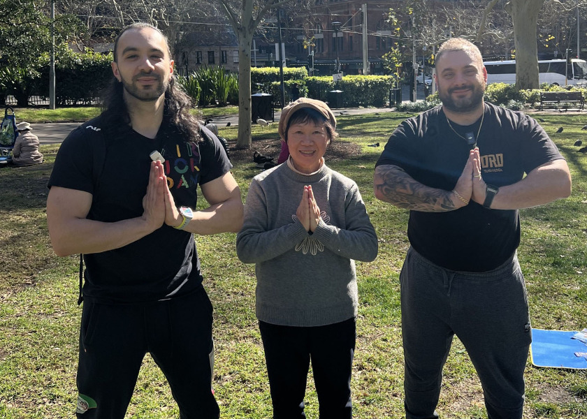 Image for article Sydney, Austrália: As pessoas aprendem os exercícios do Falun Dafa no parque Belmore
