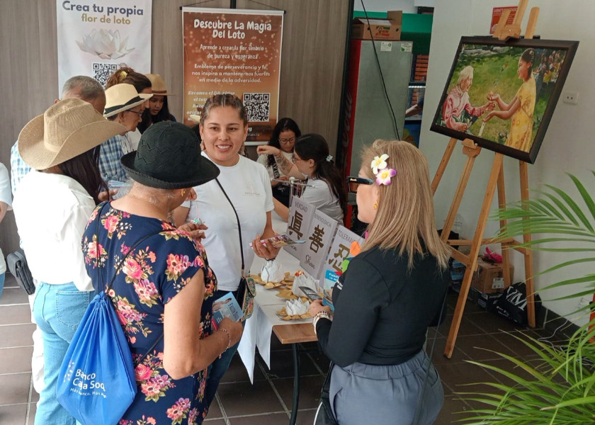 Image for article Medellín, Colômbia: O Falun Dafa floresce no Festival das Flores